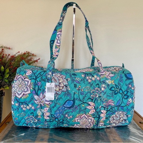 Vera Bradley Large Duffel bag in Peacock Garden NWT - Picture 2 of 4